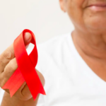 HIV após os 50: quando o tabu é fator de risco – por Marlí Sasaki