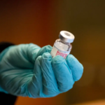 VEJA: EUA votam pelo fim da vacina contra hepatite B para recém-nascidos