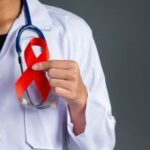 Dezembro Vermelho: HIV eleva em até 30 vezes risco de desenvolver tuberculose, mas diagnóstico precoce pode salvar vidas
