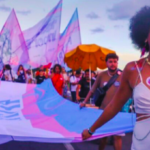 Entre a violência e a resistência: a população trans, o HIV e o direito de viver – por Carolina Iara
