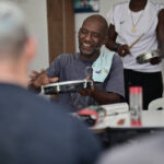 Samba em Caps no Rio de Janeiro vira terapia para pacientes em tratamento, conta Folha de São Paulo