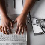 Regulação estatal deve impor limites e condições à IA na saúde digital, informa JOTA