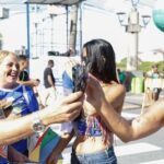 Carnaval no Recife: Ônibus da Prevenção oferece autoteste de HIV e métodos preventivos, destaca Jornal do Commercio