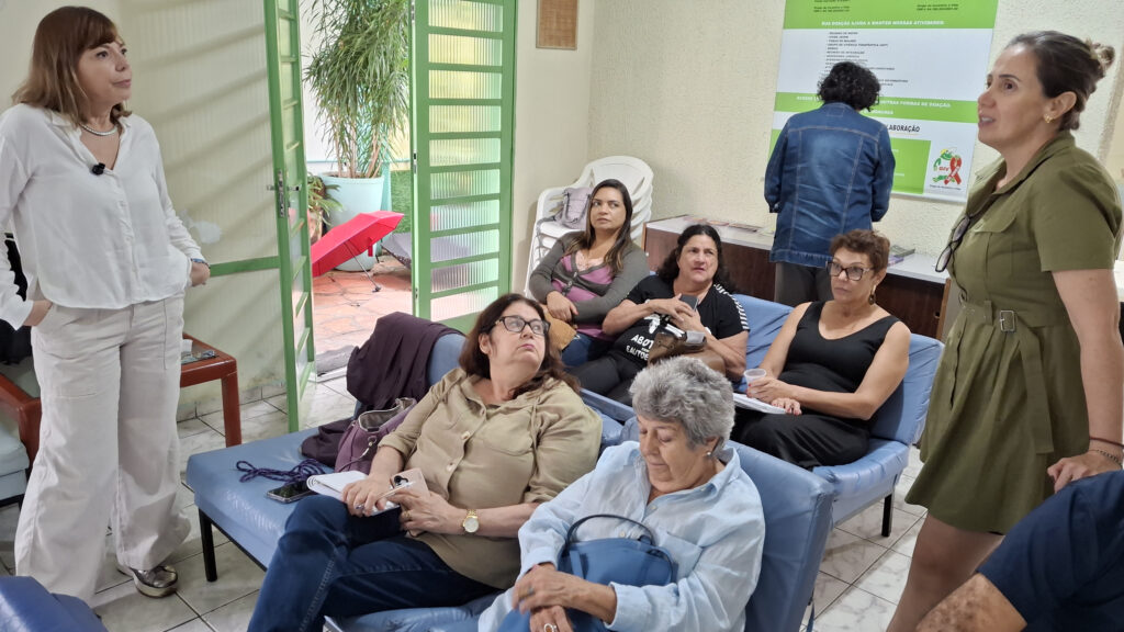 Testagem nas ruas, educação e redes comunitárias marcam debate sobre o futuro da resposta ao HIV em São Paulo