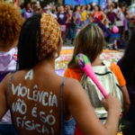 Elas e o HIV: o que os números revelam sobre a epidemia entre mulheres no Brasil