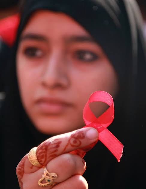 Entre bombas, sofrimento e silêncio: o avanço da Aids no Oriente Médio em meio à escalada da guerra