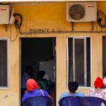 Reuters: Voluntários nigerianos vão de casa em casa para tratar pacientes com HIV após cortes de Trump