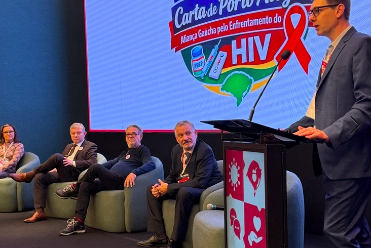 Carta de Porto Alegre formaliza aliança para enfrentar o avanço do HIV no Rio Grande do Sul