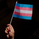 Justiça autoriza uso de bloqueadores hormonais em adolescente trans de 13 anos e afasta regra do CFM – G1