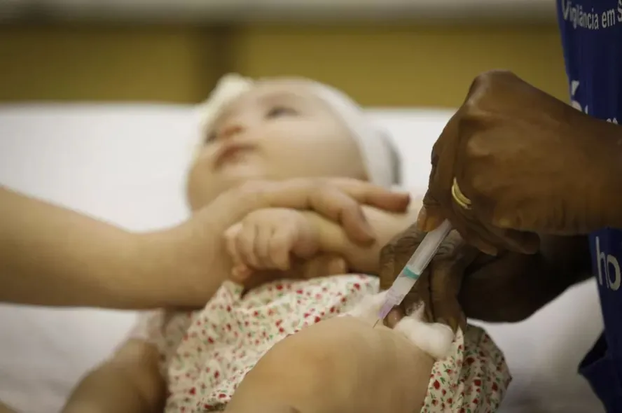 Vacina pneumocócica: SUS começa oferta de novo imunizante que amplia proteção; saiba quem pode receber – O Globo