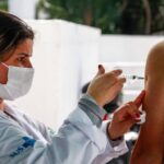 Vacinação contra HPV reduz infecção mesmo entre mulheres não imunizadas, aponta estudo brasileiro – Folha de S. Paulo