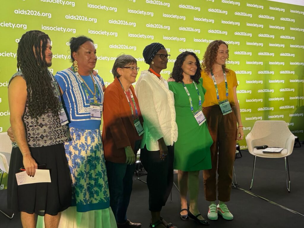 O mundo mudou e a resposta ao HIV terá de mudar junto: Brasil, ONU e movimentos sociais defendem reconstrução baseada em direitos humanos e justiça social