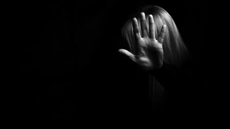 A cada 2h, uma mulher sobrevive a uma tentativa de feminicídio, diz Anuário – UOL