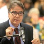 Em artigo para o site Outra Saúde, ex-ministro reflete sobre eleições . “Temporão: os temas silenciados no debate eleitoral