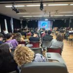 Cerca de trezentos jovens do Senac Santo André recebem a roda de conversa que traz informação e quebra o silêncio sobre prevenção, saúde e HIV: parceria exitosa construída com a instituição e a Agência Aids