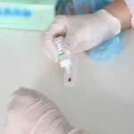 Mãe proibida de amamentar após falsos positivos para HIV é indenizada – Metrópoles