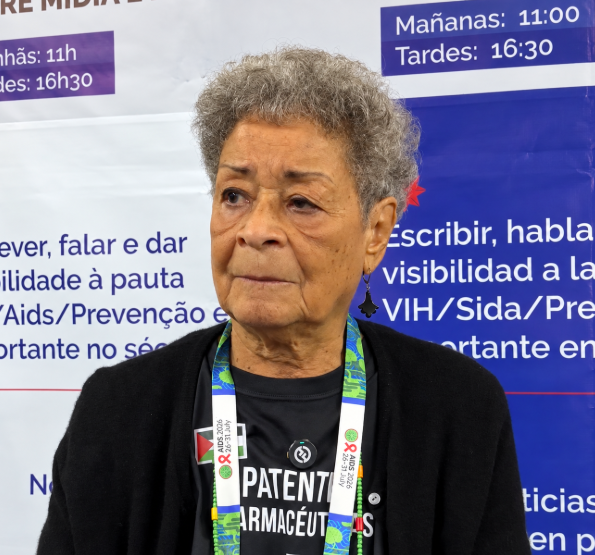 “A humanidade precisa entender que nós dependemos uns dos outros. Eu defendo que a transferência das questões relacionadas ao gerenciamento de propriedades intelectuais seja feita pela Organização Mundial da Saúde”, analisa Eloan Pinheiro